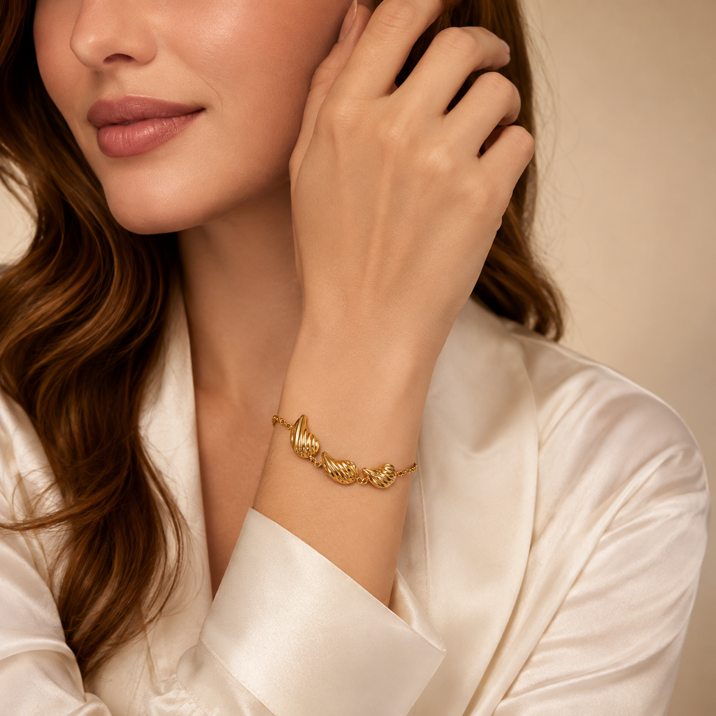 18K Gold PVD Seashell Charm Bracelet