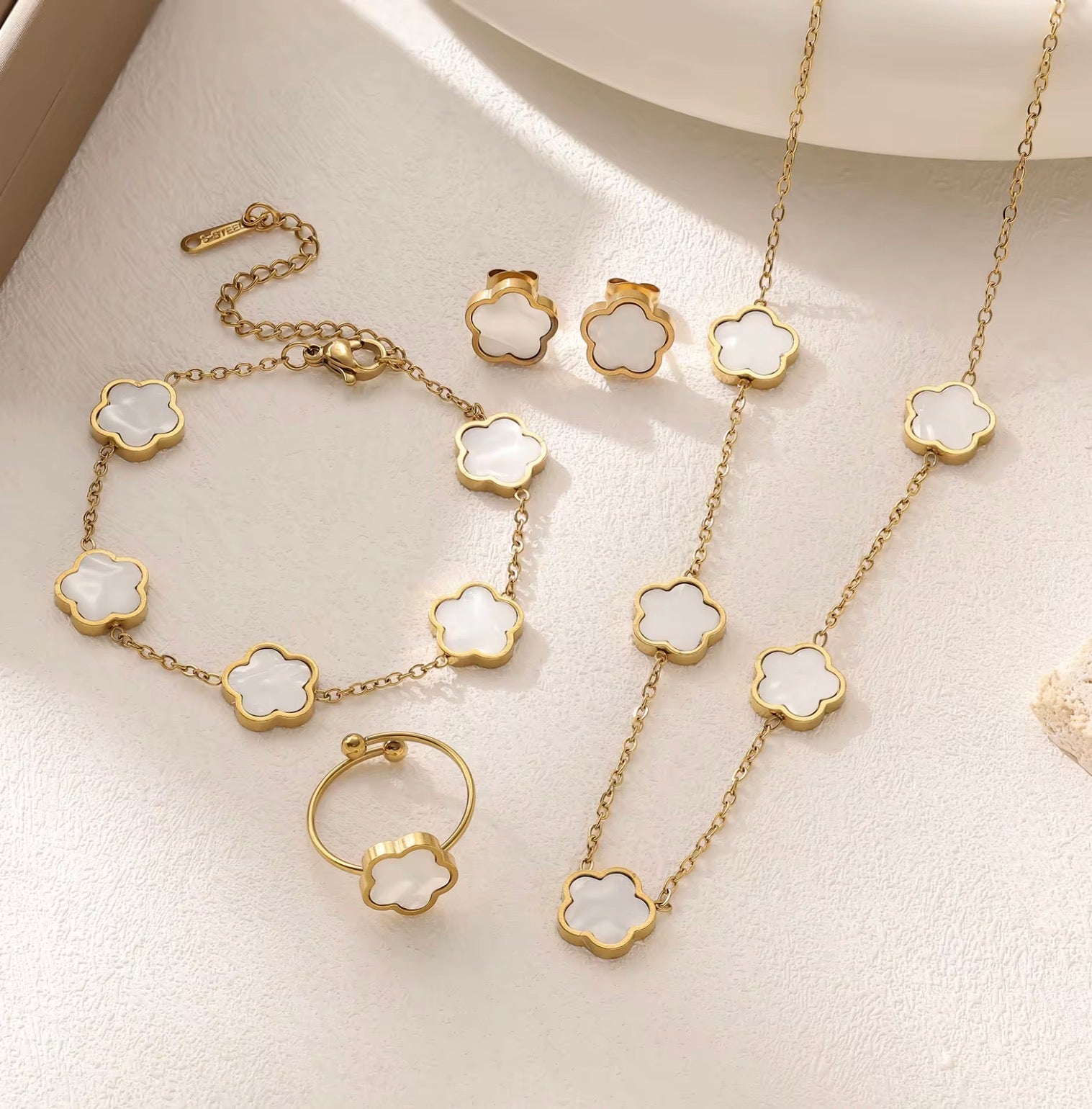 Maison Noir Jewelry – Clover Collection