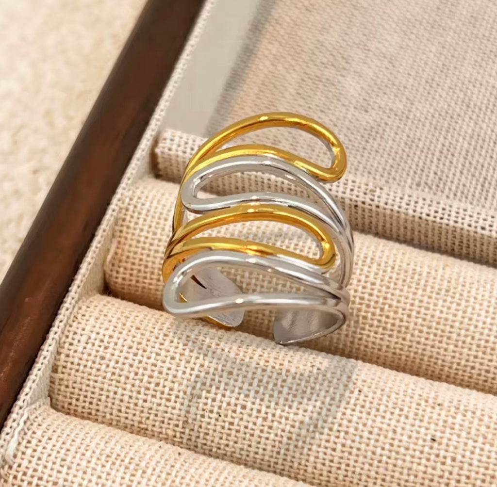 Assorted Two-Tone Rings – Set of 3