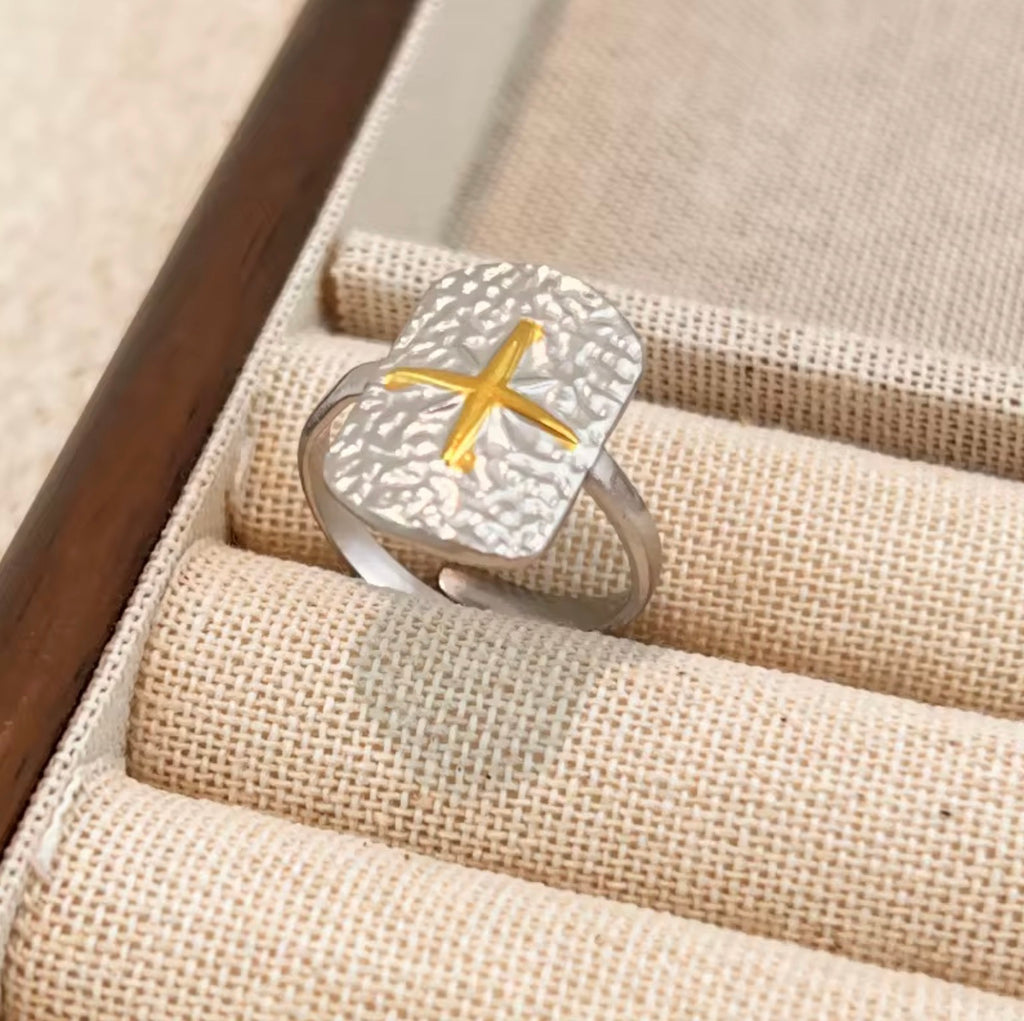Assorted Two-Tone Rings – Set of 3