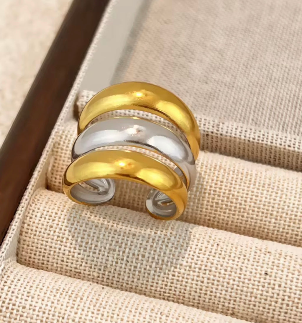 Assorted Two-Tone Rings – Set of 3
