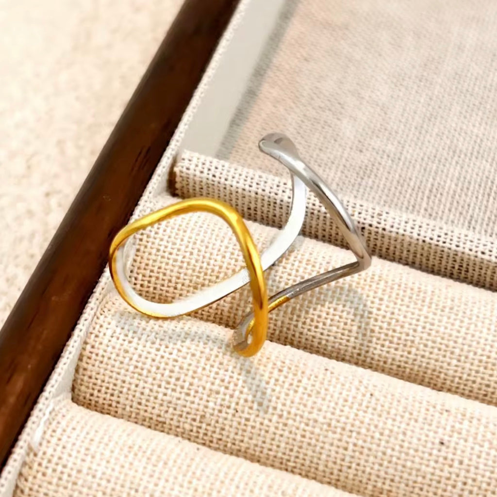 Assorted Two-Tone Rings – Set of 3