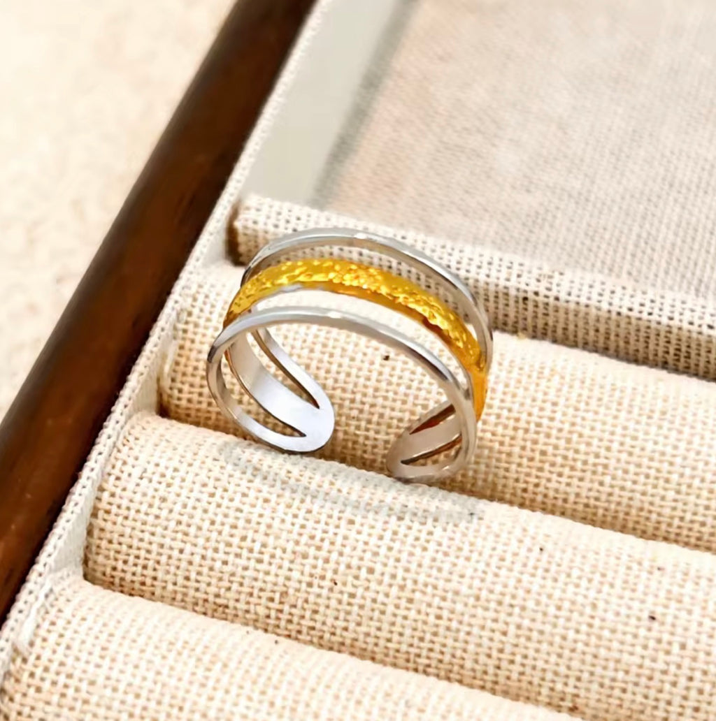 Assorted Two-Tone Rings – Set of 3