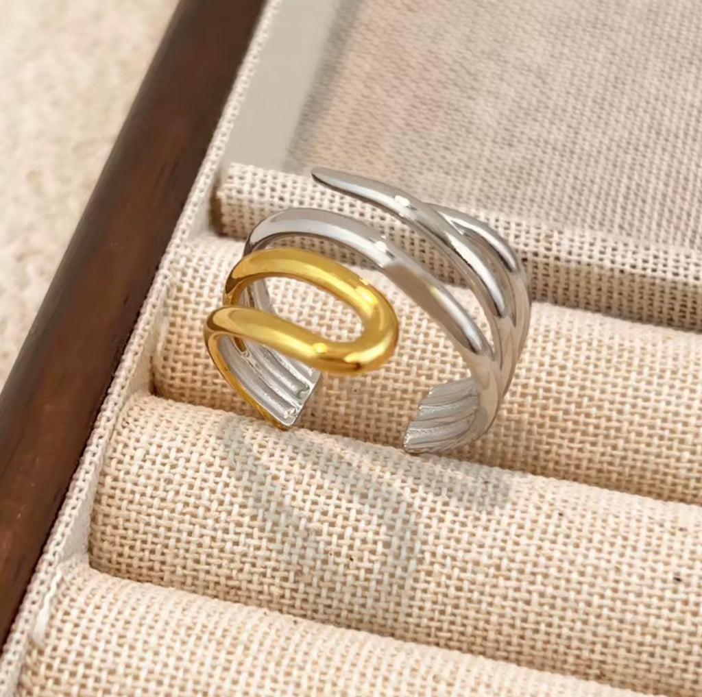 Assorted Two-Tone Rings – Set of 3