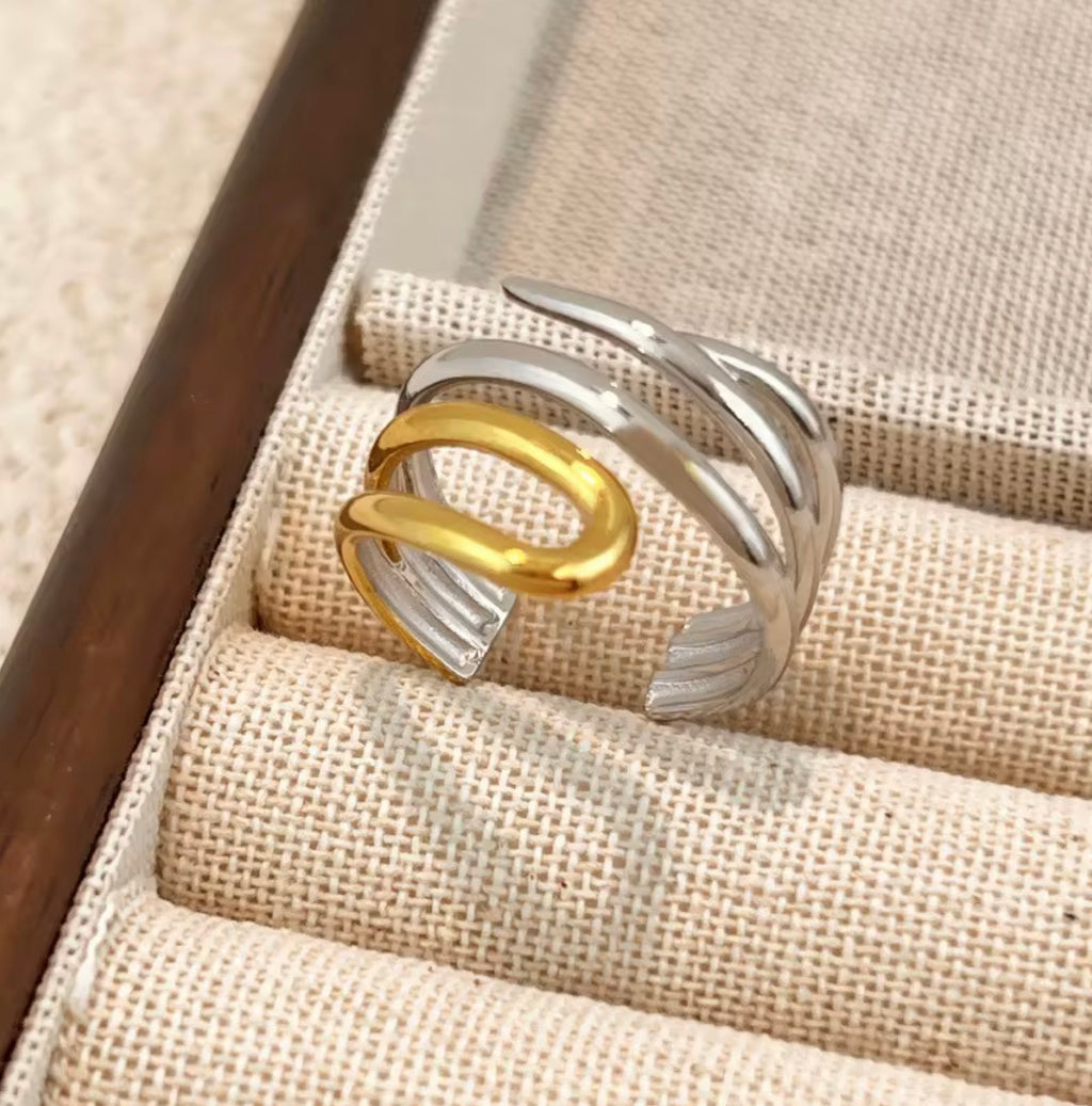 Assorted Two-Tone Rings – Set of 3