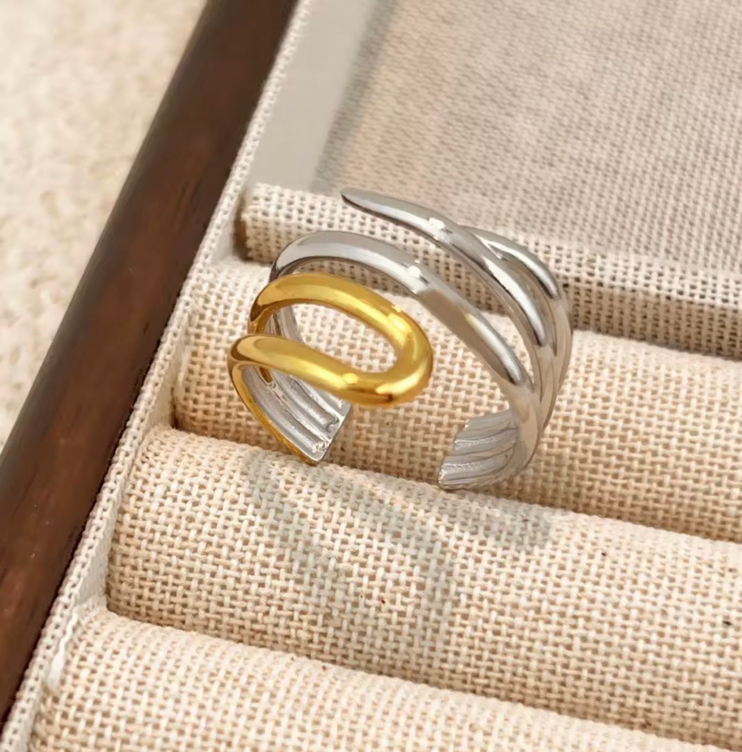 Assorted Two-Tone Rings – Set of 3