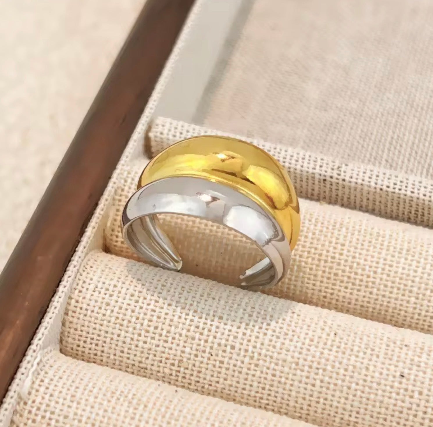 Assorted Two-Tone Rings – Set of 3