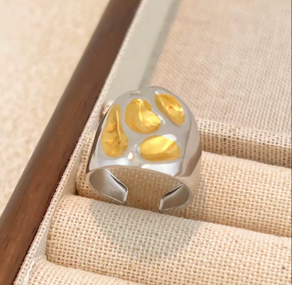 Assorted Two-Tone Rings – Set of 3