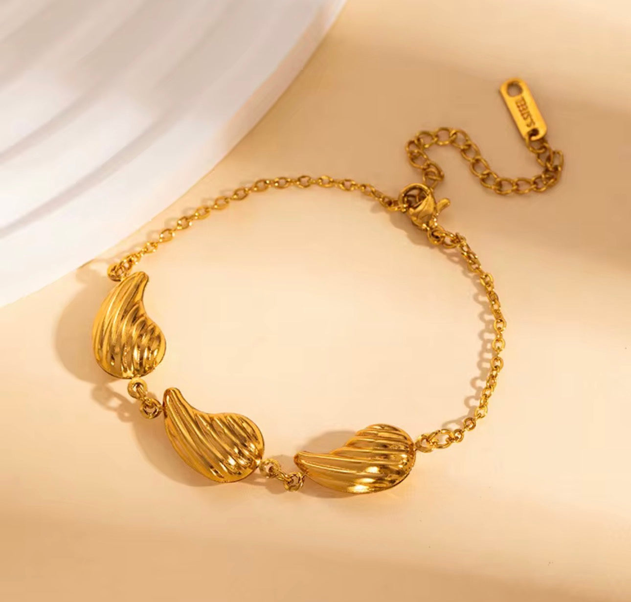 18K Gold PVD Seashell Charm Bracelet